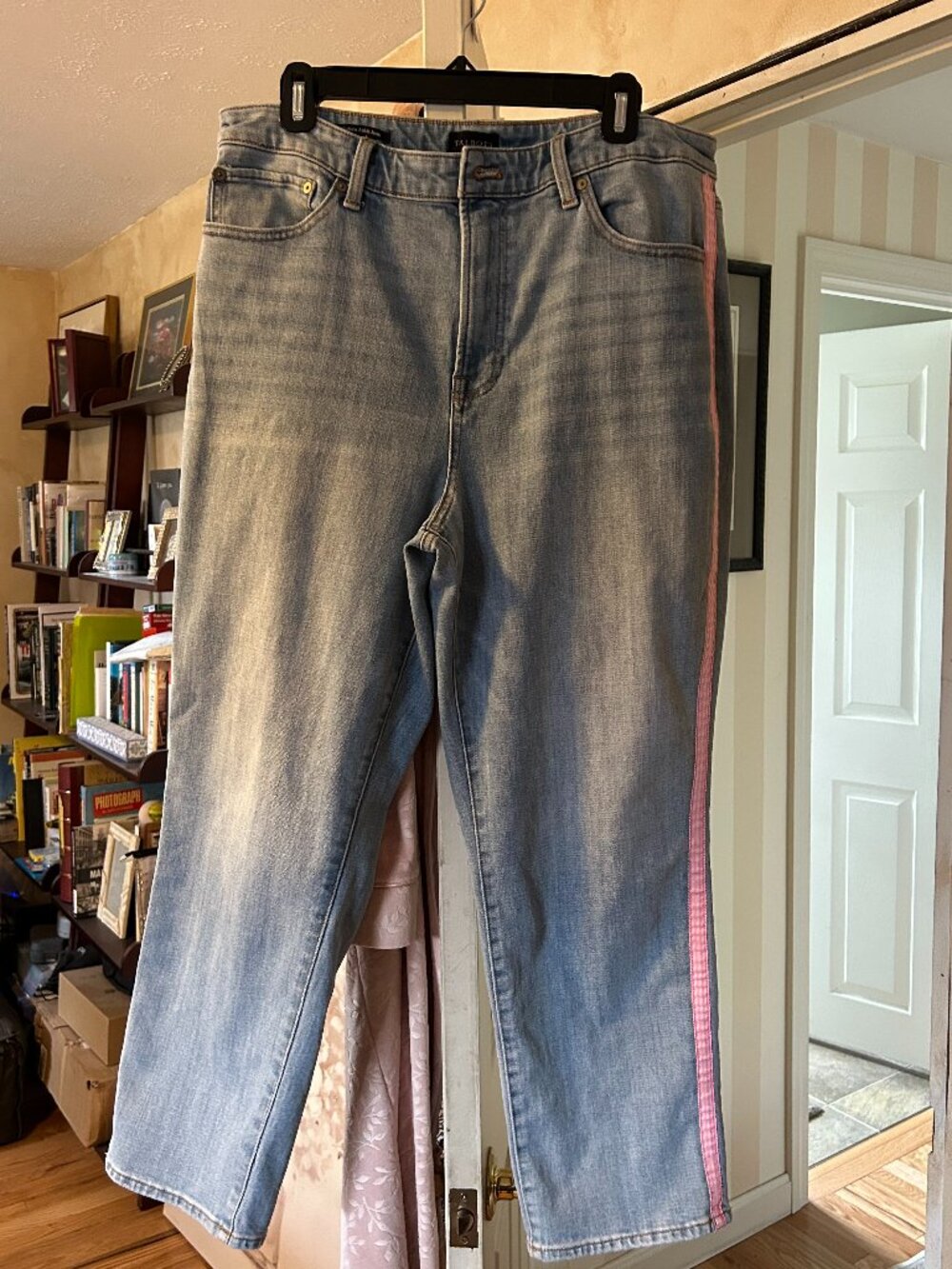 Talbots Women Size 16 Light Wash with Pink stripe Modern Ankle Jeans